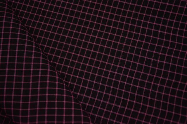 Black And Rose Checks Pattern Mangalgiri Pure Handloom Cotton Fabric