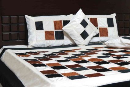 Beautiful Black Cream Brown 5 Piece Bedcover