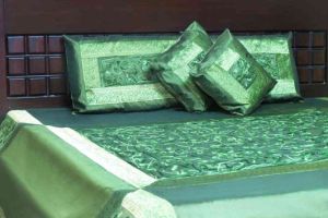 BEAUTIFUL GREEN 5 PIECE SILK BEDCOVER SET FROM INDIA